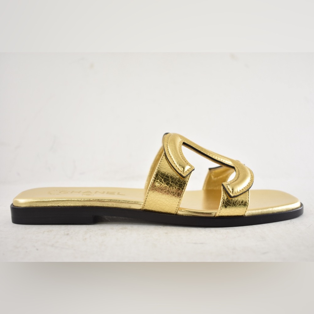 Chanel 26S Golden Gold Cracked Leather XL CC Logo Mule Slide Flat Sandal 37 - Picture 2 of 16